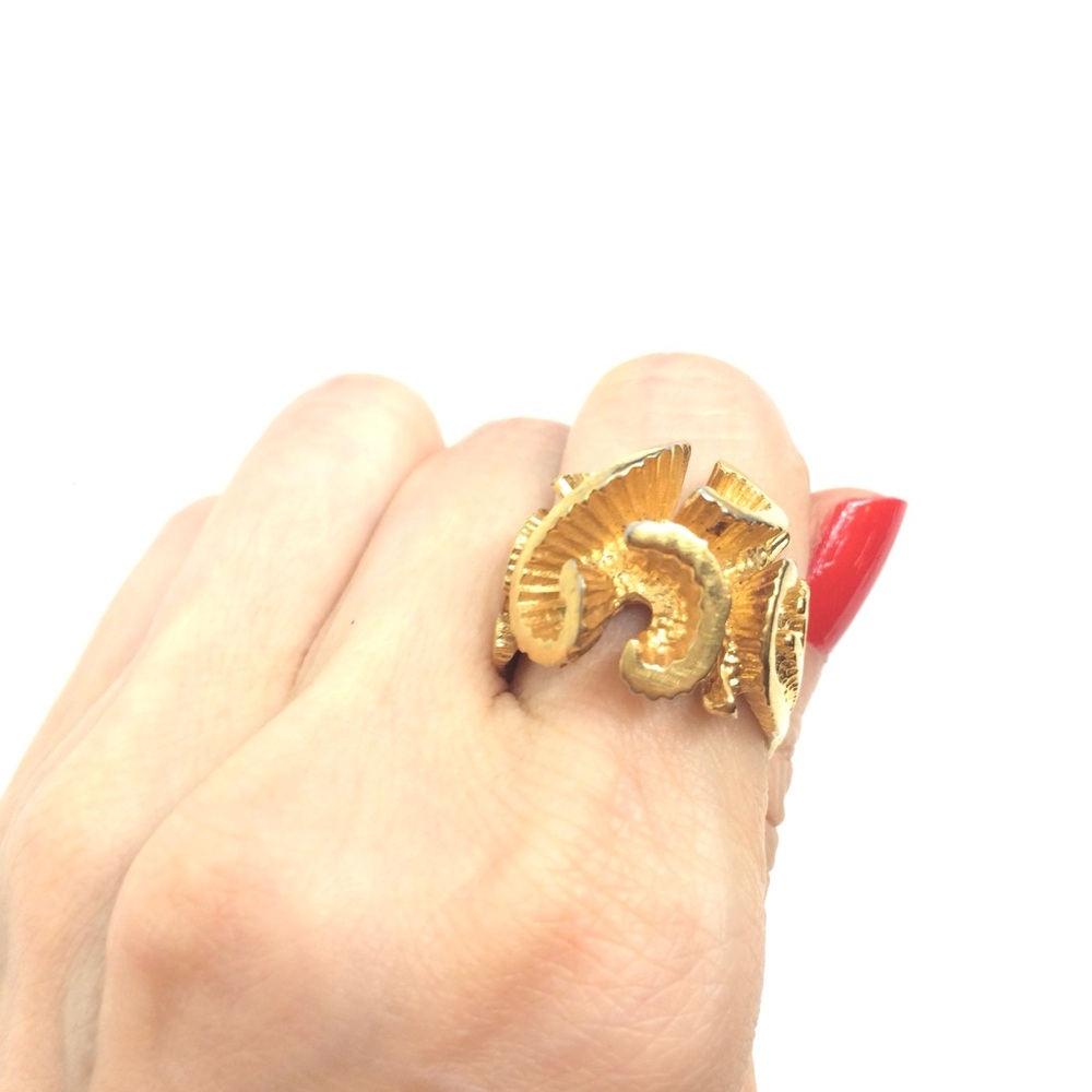 VINTAGE MCM GOLD TONE FLOWER COCKTAIL RING MODERNIST STATEMENT ABSTRACT FLORAL - Picture 5 of 16